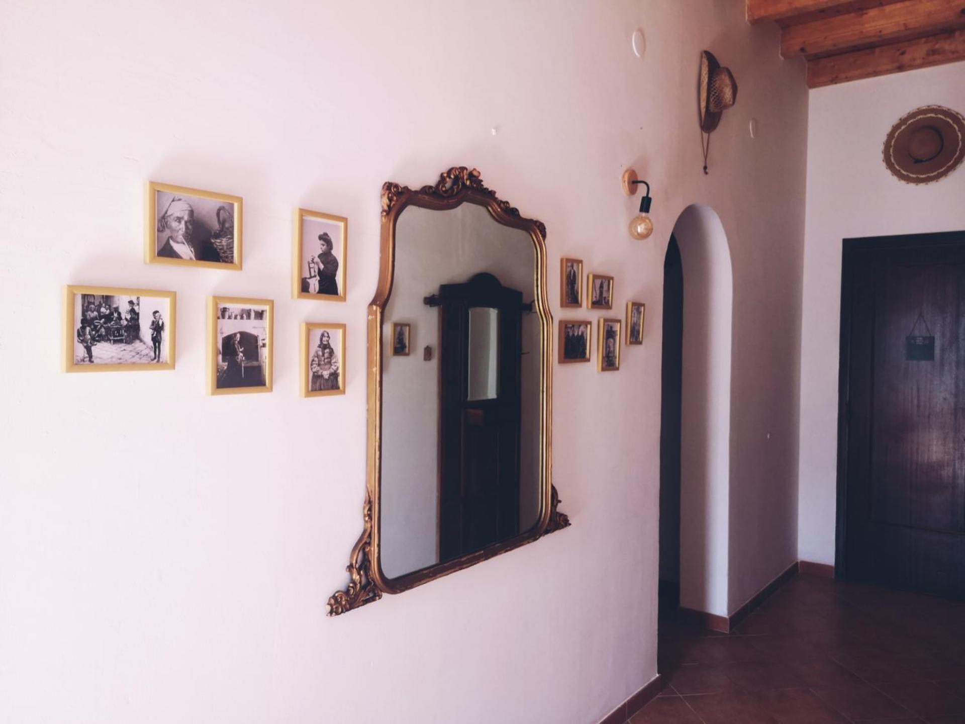 B&B Tobia'S House Giuggianello Bagian luar foto