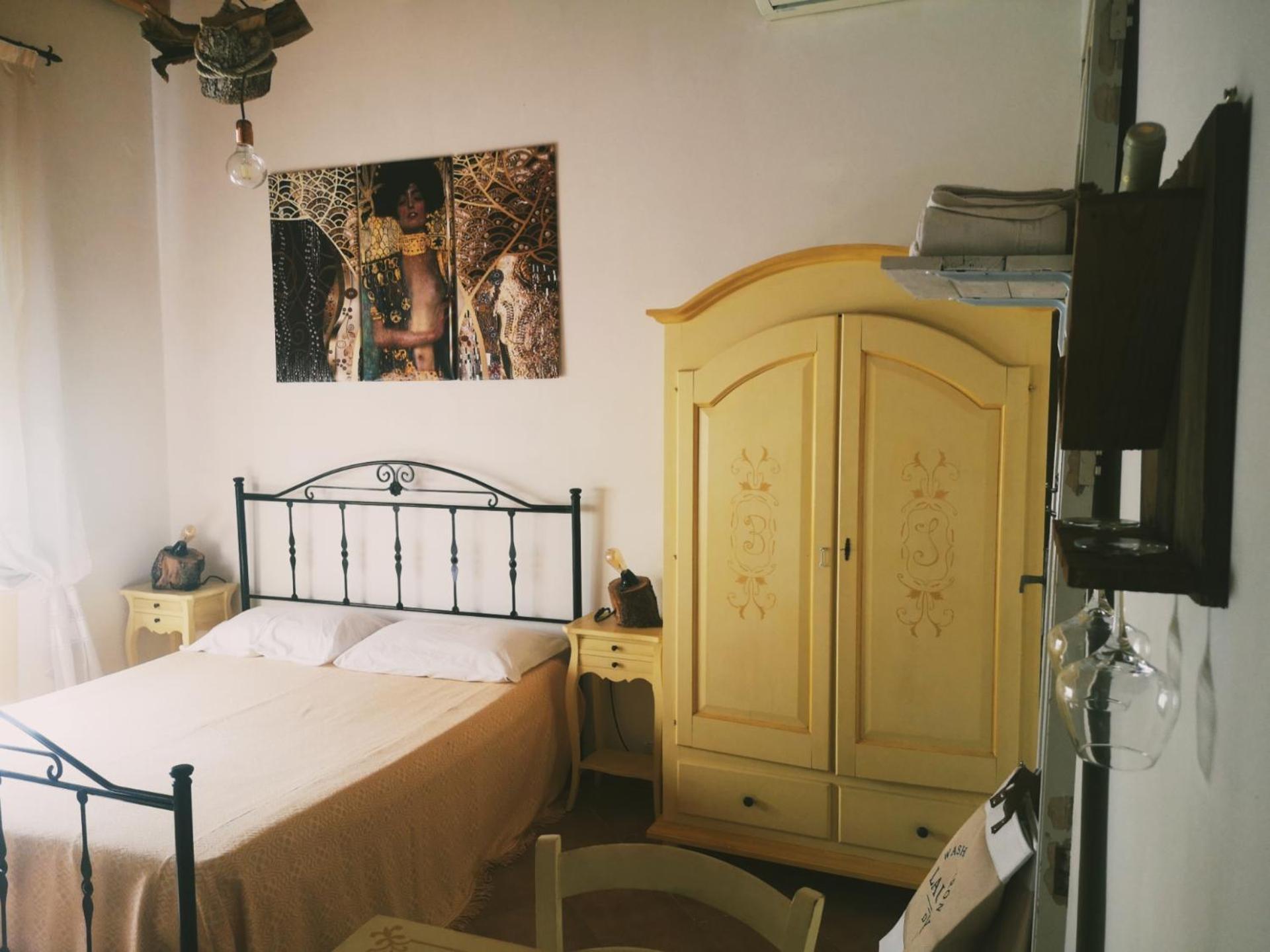 B&B Tobia'S House Giuggianello Bagian luar foto