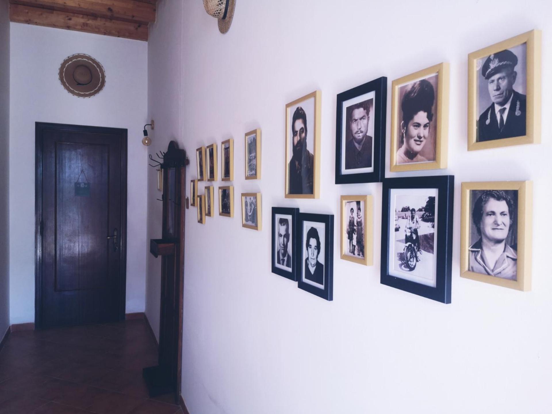 B&B Tobia'S House Giuggianello Bagian luar foto