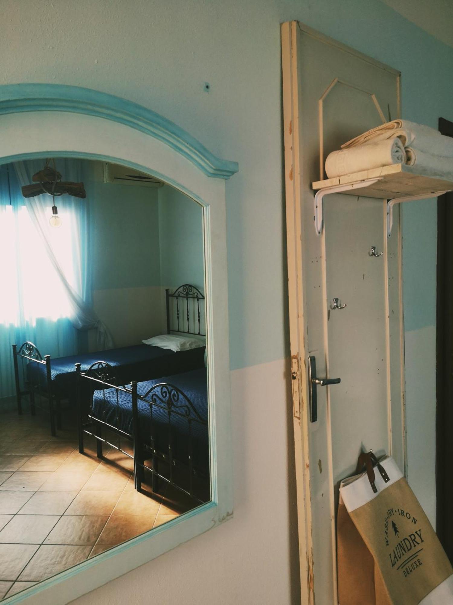B&B Tobia'S House Giuggianello Bagian luar foto