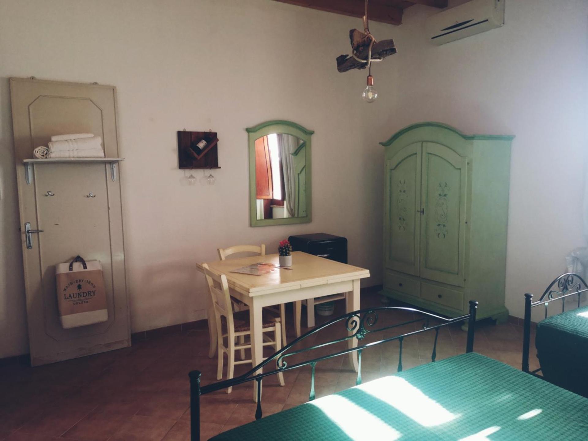 B&B Tobia'S House Giuggianello Bagian luar foto